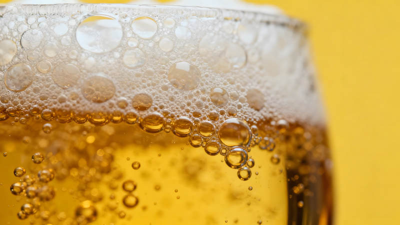 啤酒泡沫特寫細節-圖片