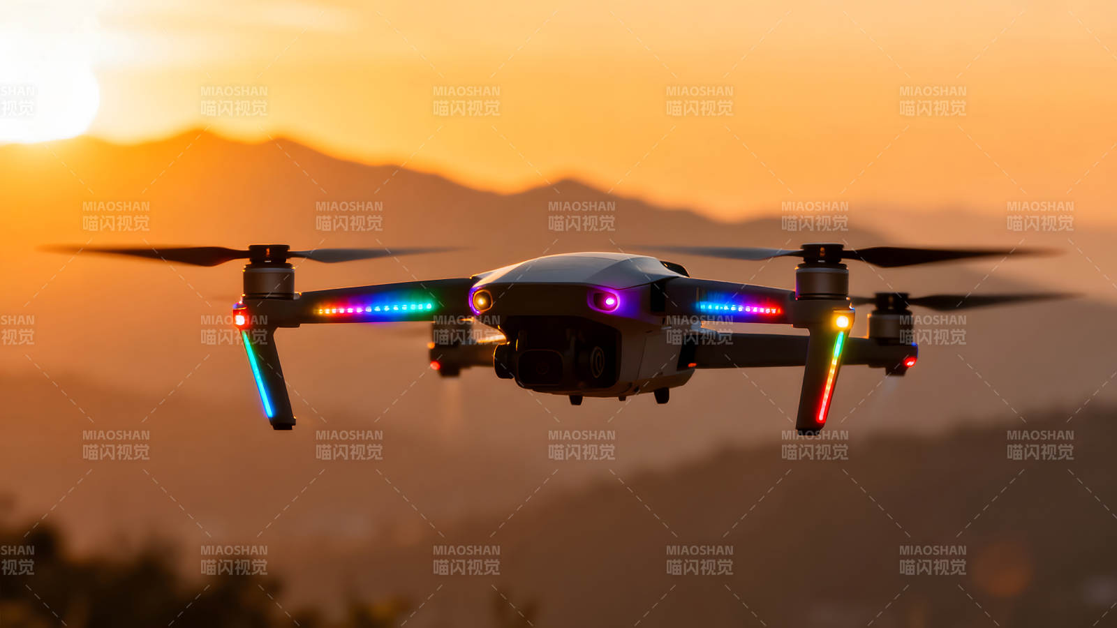 無人機在落日余暉中飛行-圖片