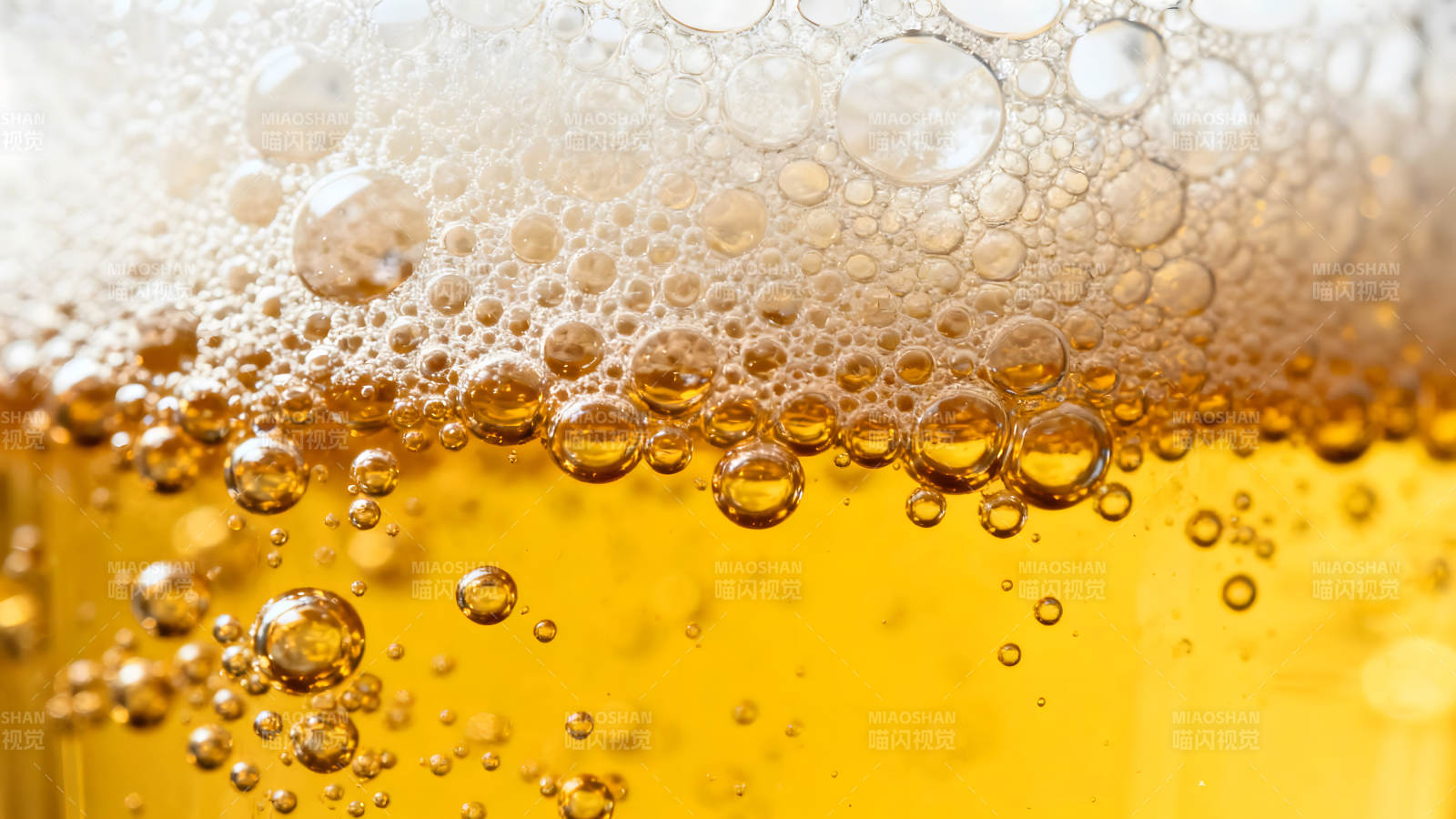 啤酒泡沫特写气泡晶莹剔透-图片