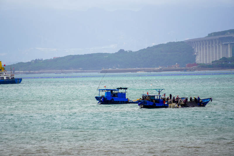 海上漁船停泊-攝影圖