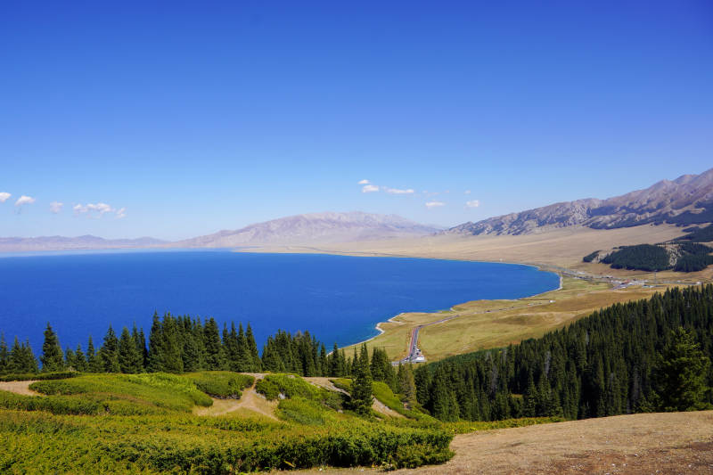 湖光山色美景-攝影圖