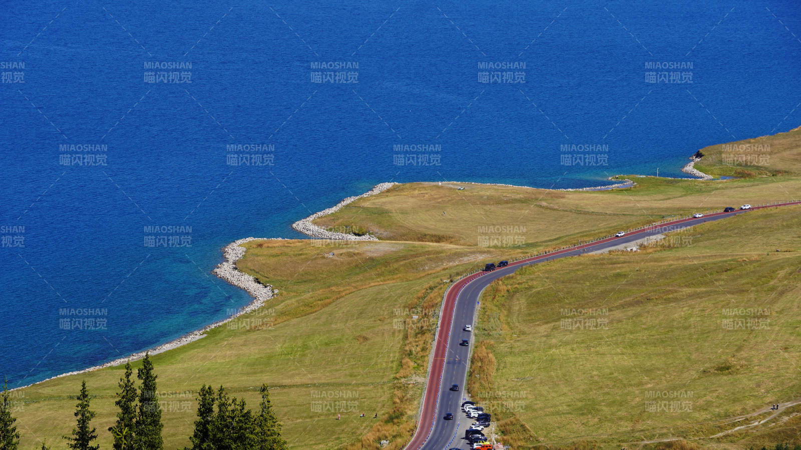 湖畔公路美景圖片