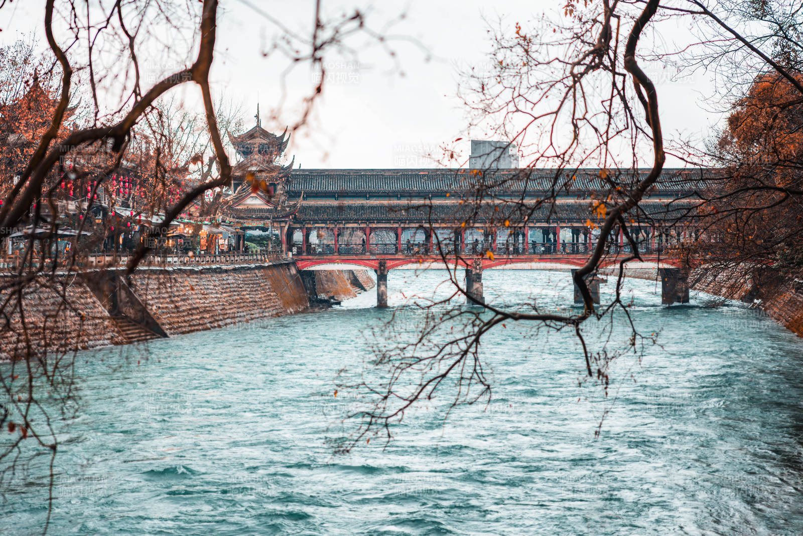 秋桥流水古韵图片