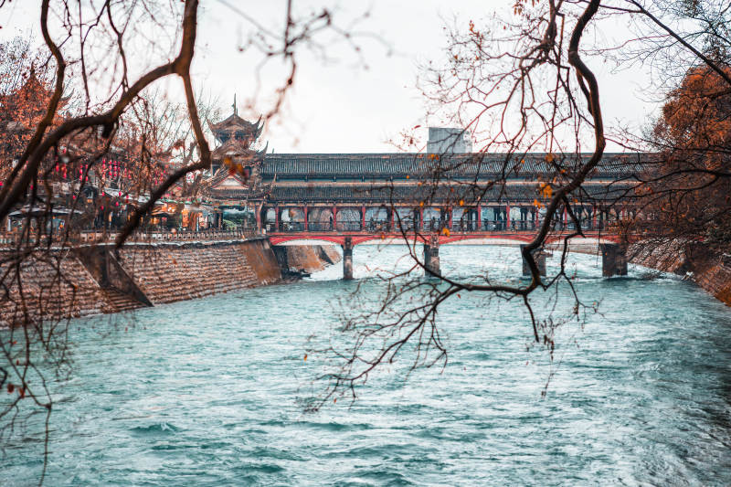 秋桥流水古韵-摄影图