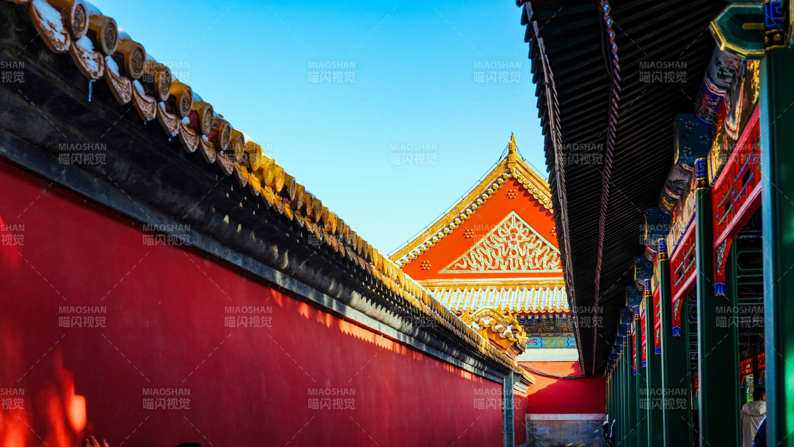 颐和园红墙金瓦图片