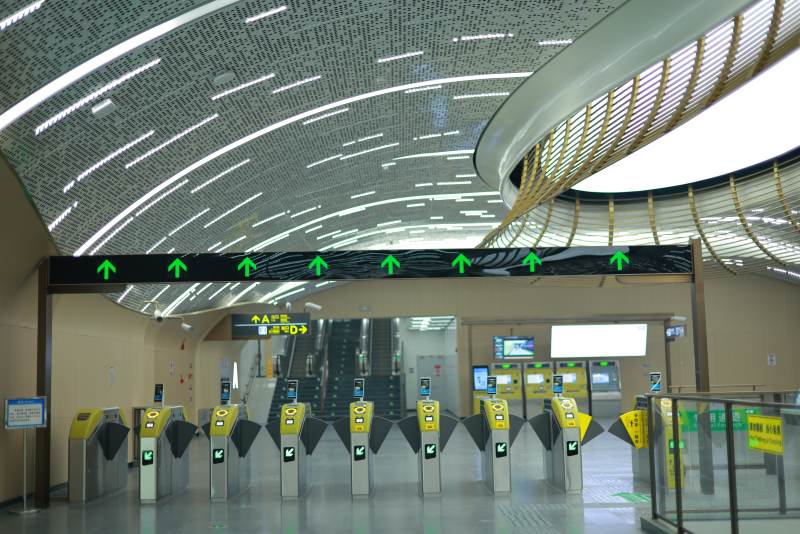 地铁站闸机通道-摄影图