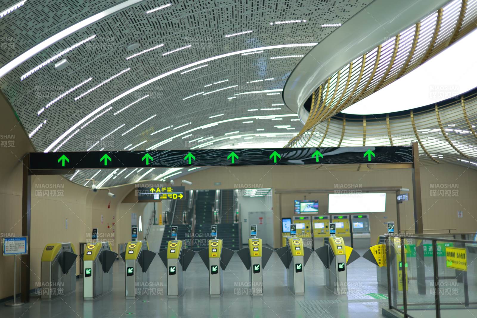 地铁站闸机通道图片