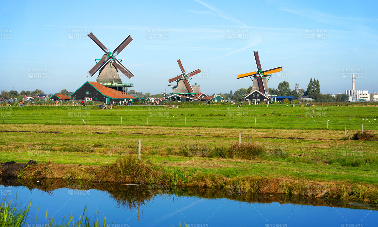 荷兰风车田园风光图片