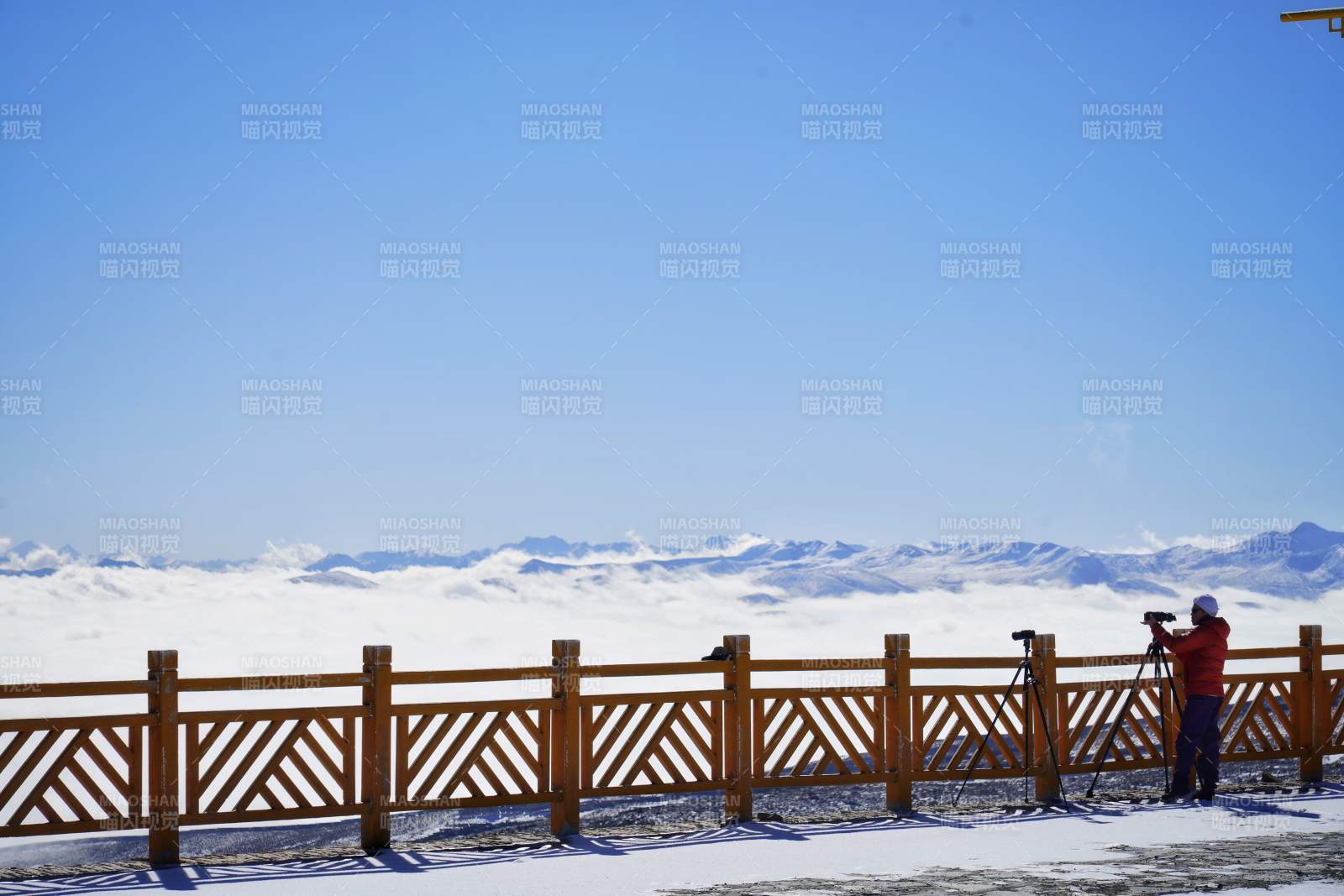 雪原观景台图片