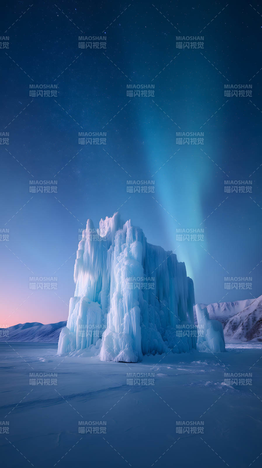 冰雪城堡极光星空图片