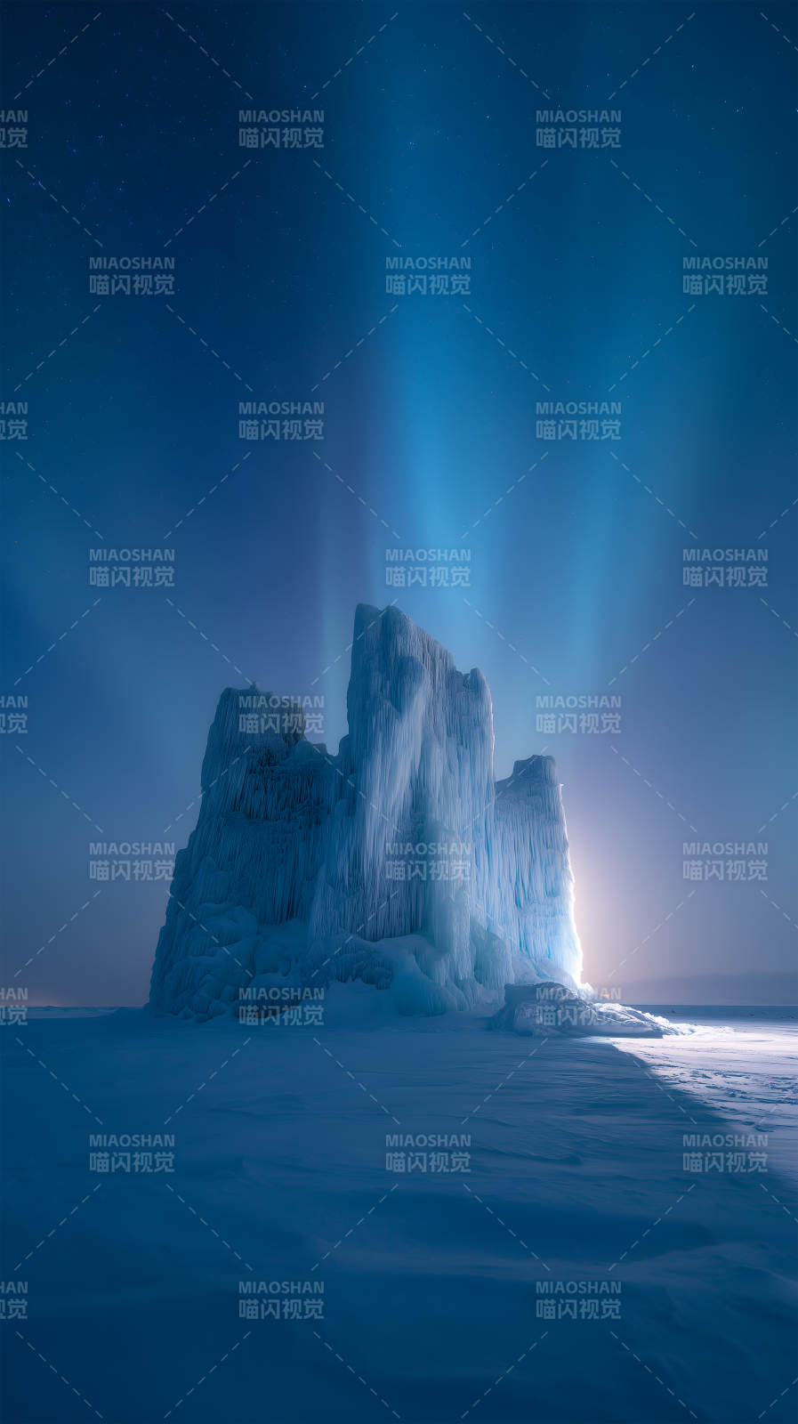 冰雪奇缘冰山夜景星光璀璨图片