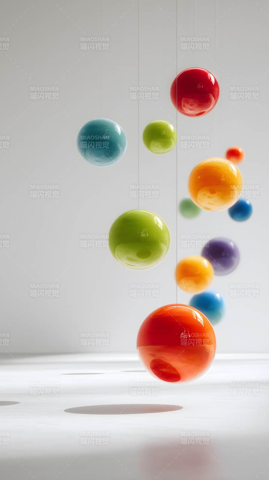 悬挂彩球装饰颜色鲜艳图片