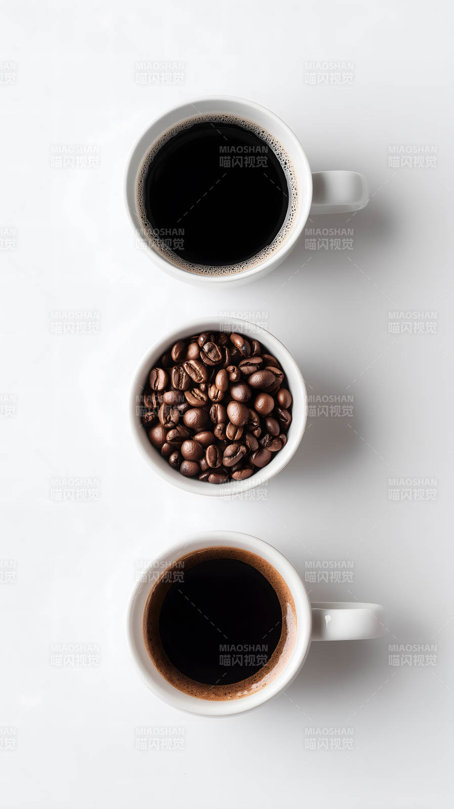 咖啡豆与咖啡组合展示图片
