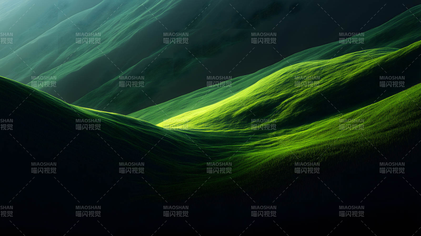 起伏连绵的绿色山峦图片