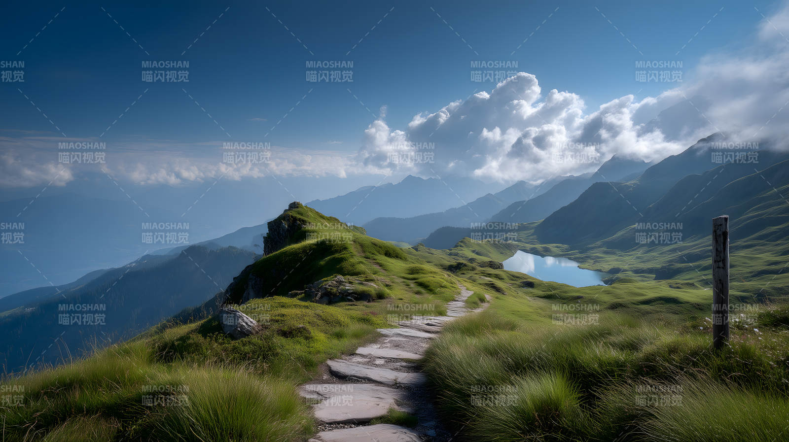 阿尔卑斯山脉的宁静之路图片