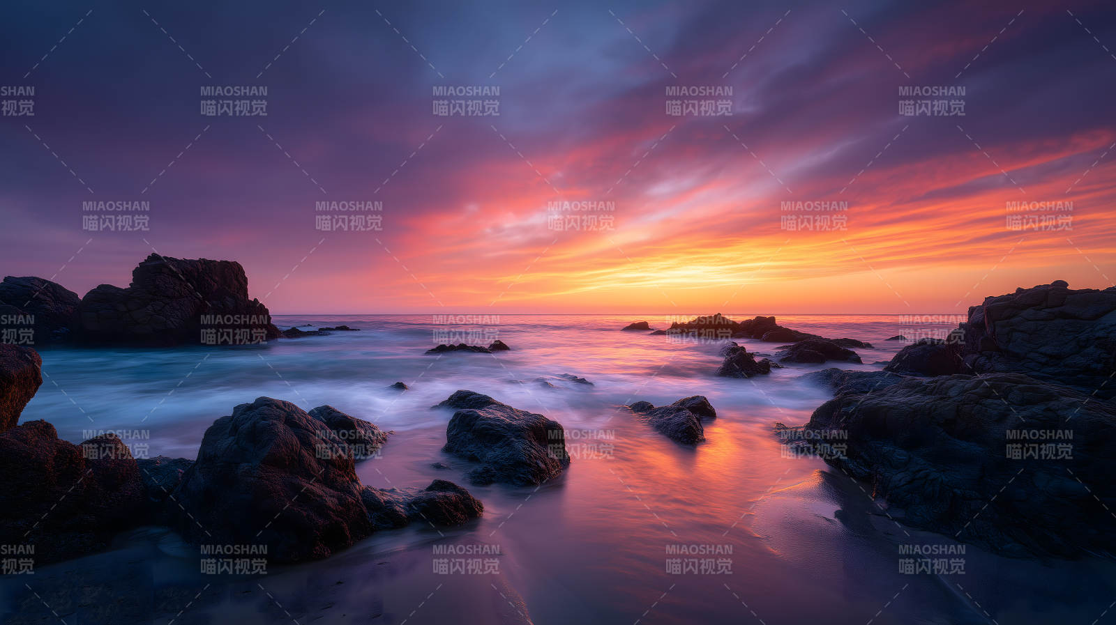 日落海岸的宁静之美图片