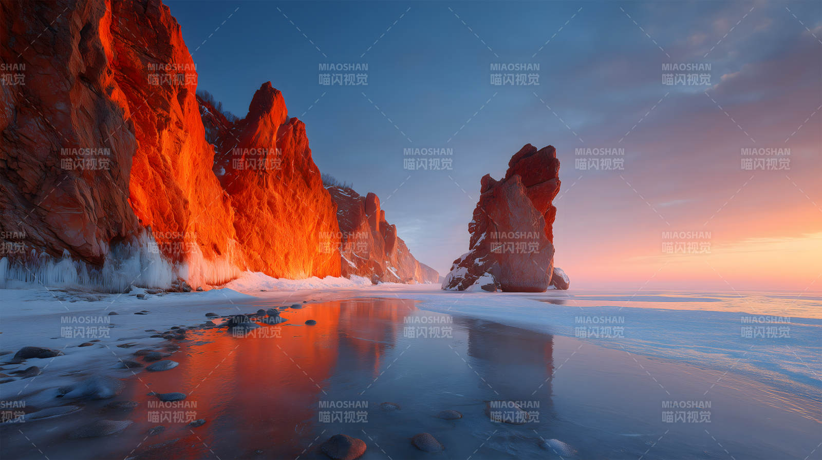 冰雪奇缘下的红色峭壁图片