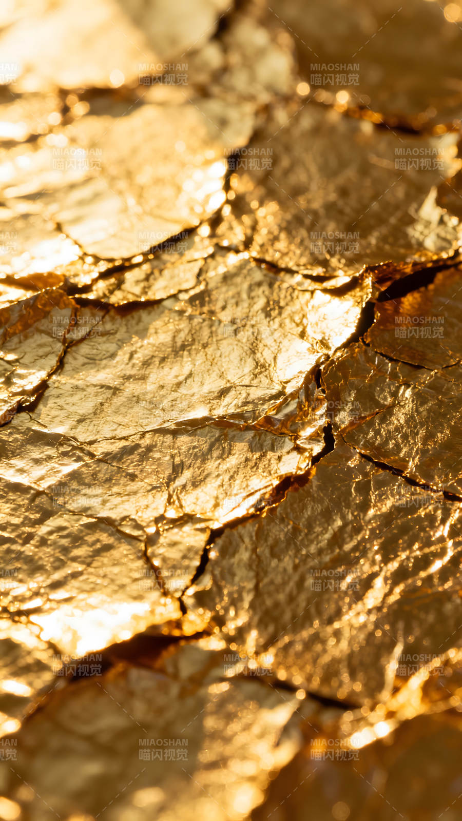 金箔的特写纹理丰富闪耀光芒图片