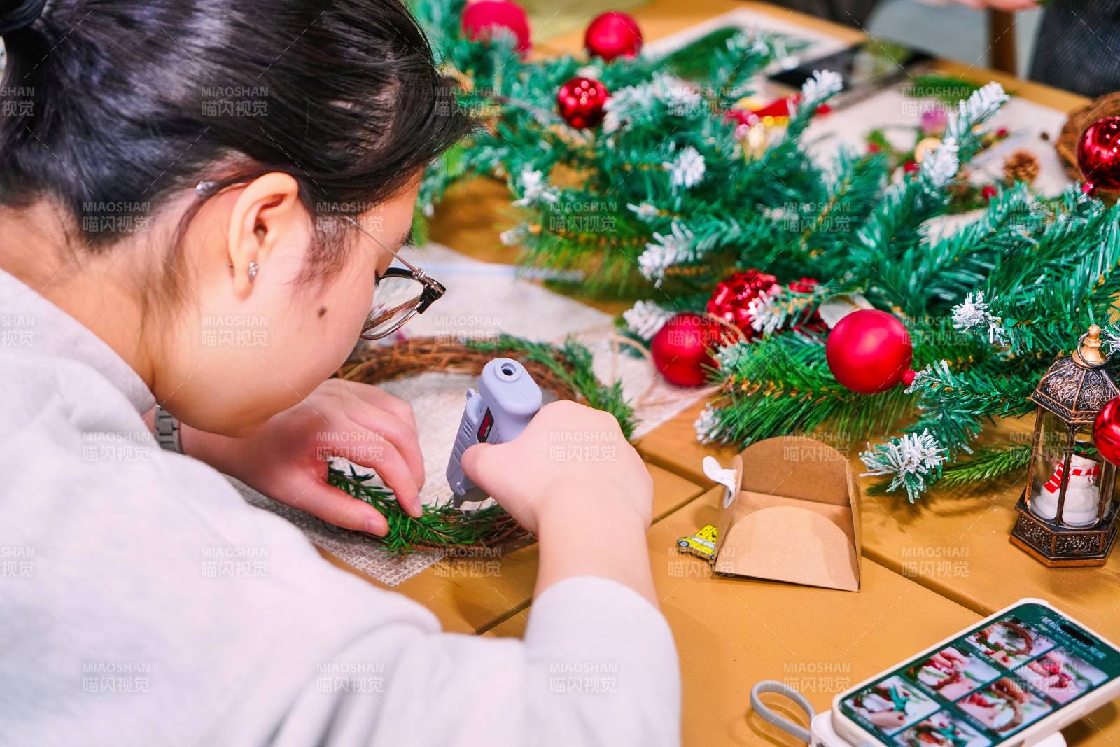 手工制作圣诞花环图片