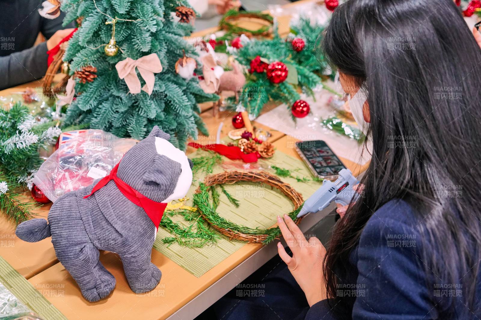 圣诞手工制作现场图片