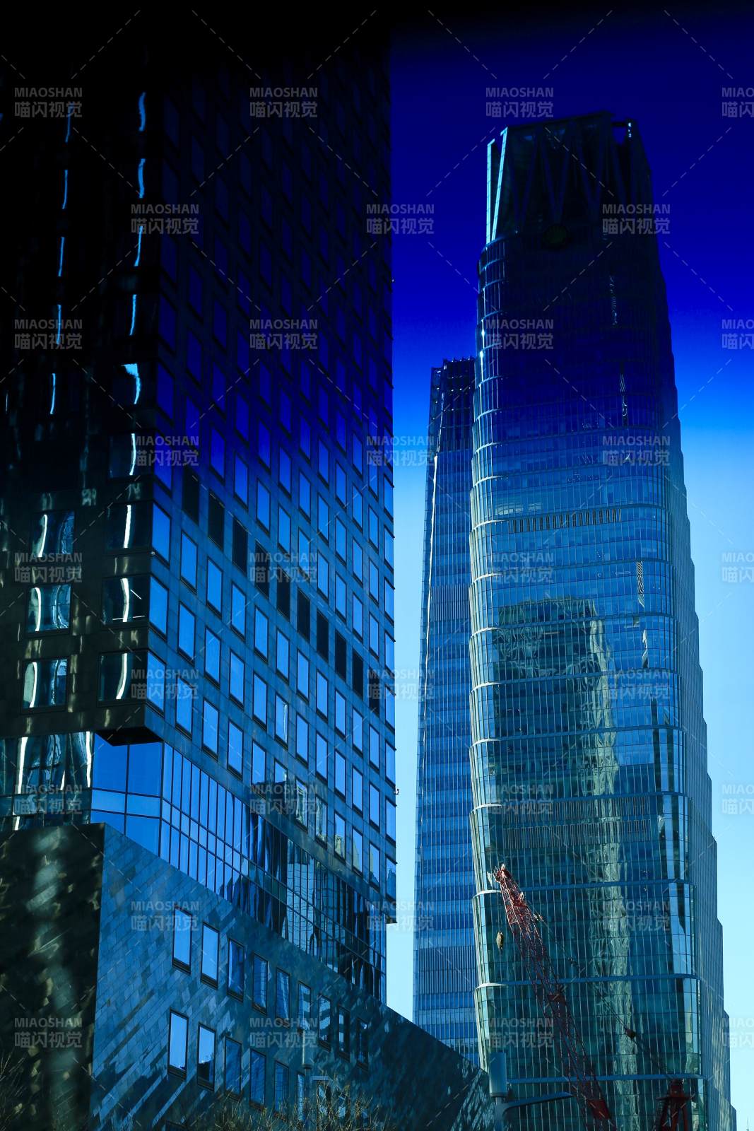 都市蓝调夜景国贸图片