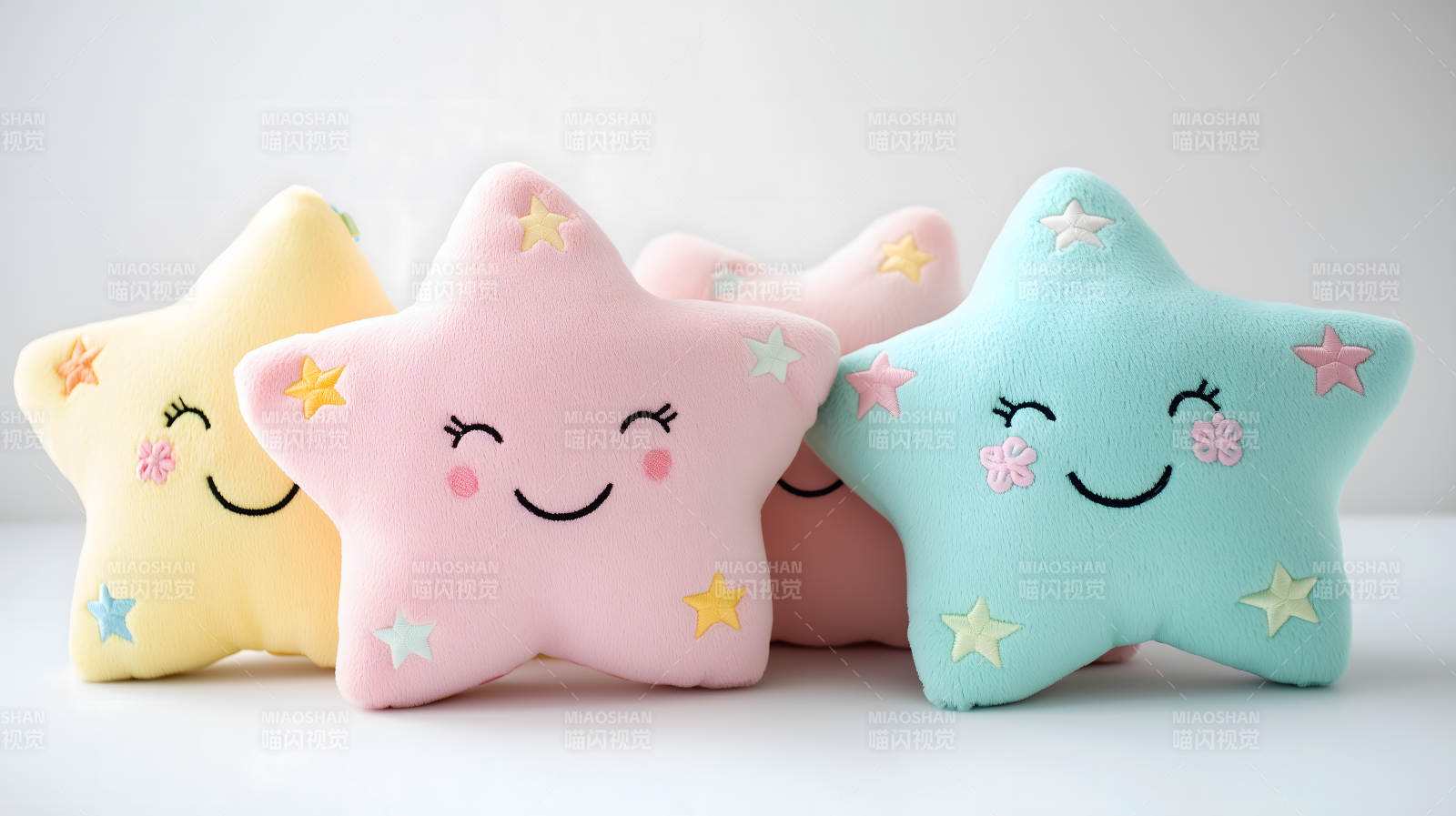 萌趣星星抱枕的甜蜜梦境图片