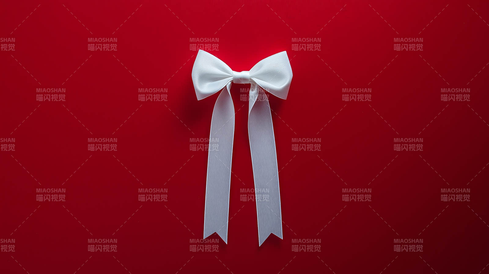 优雅丝带的温柔光影图片