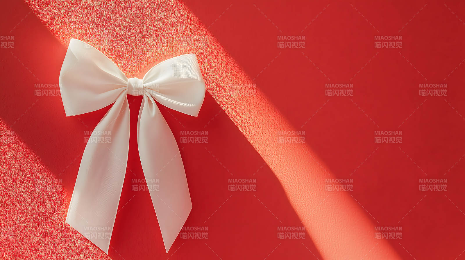 优雅丝带的温柔光影图片