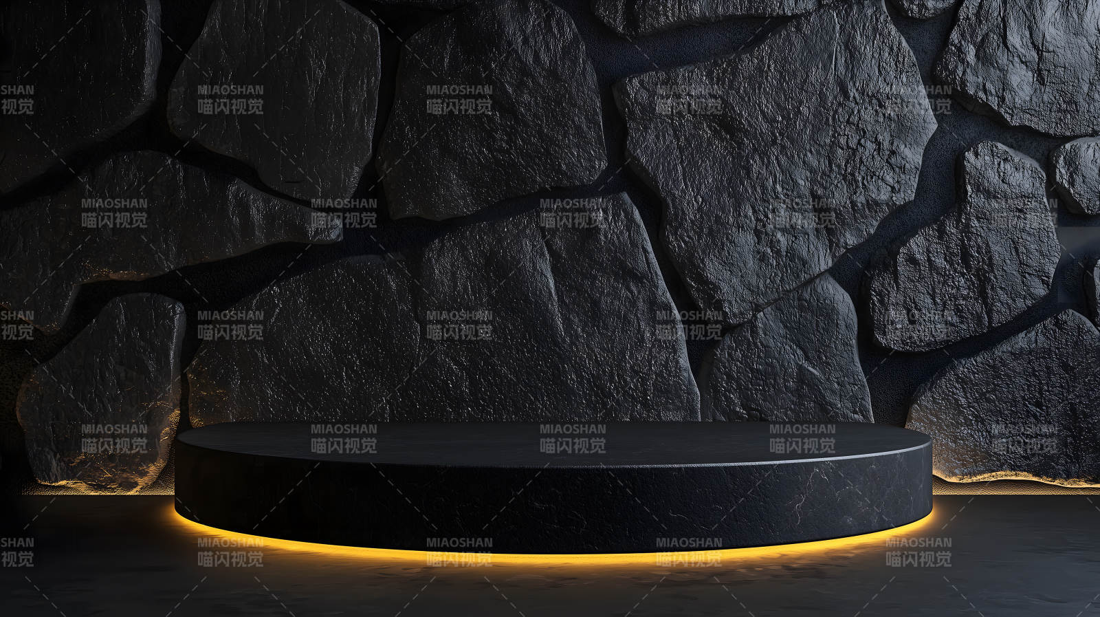黑金岩石背景前的金色圆形展示台图片