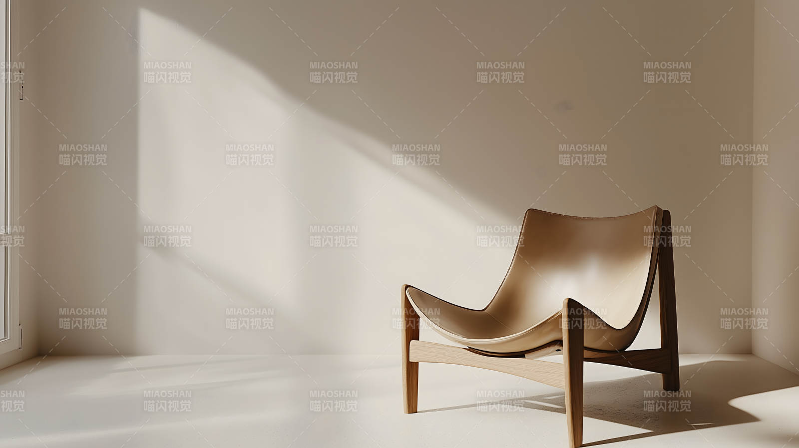 暖光下简约室内的木质单人座椅图片