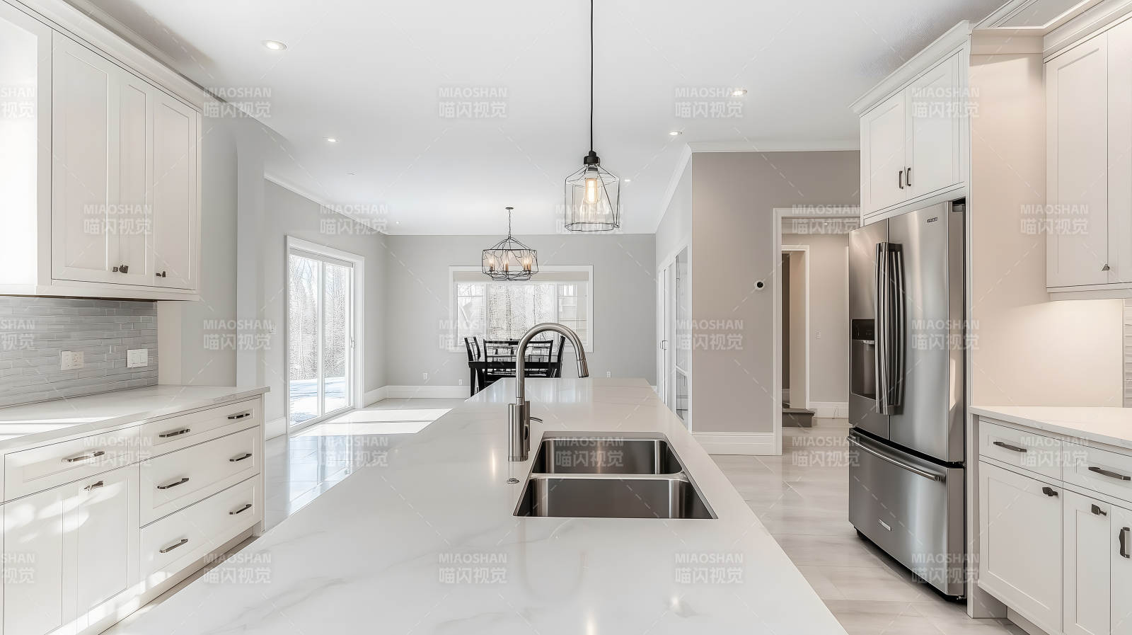 简约现代风格的明亮开放式厨房空间图片