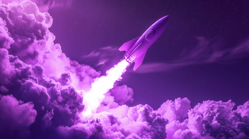 紫色云雾中火箭发射升空的震撼场景图片