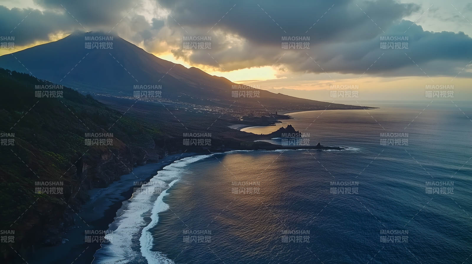 海崖光影海景图片