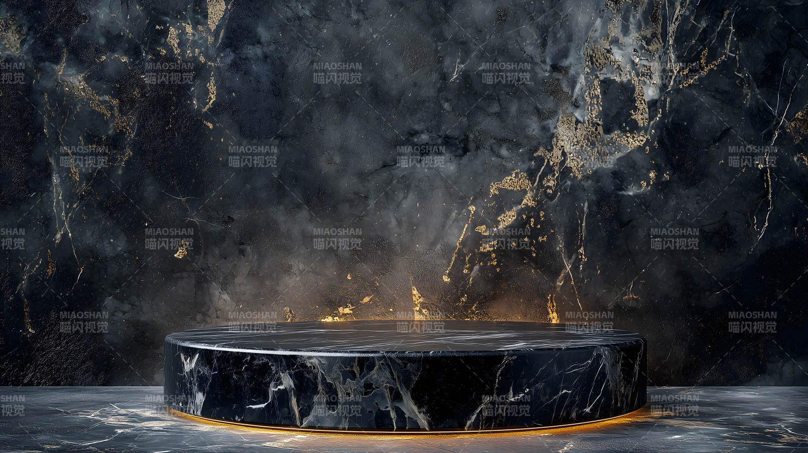 黑金岩石背景前的金色圆形展示台图片