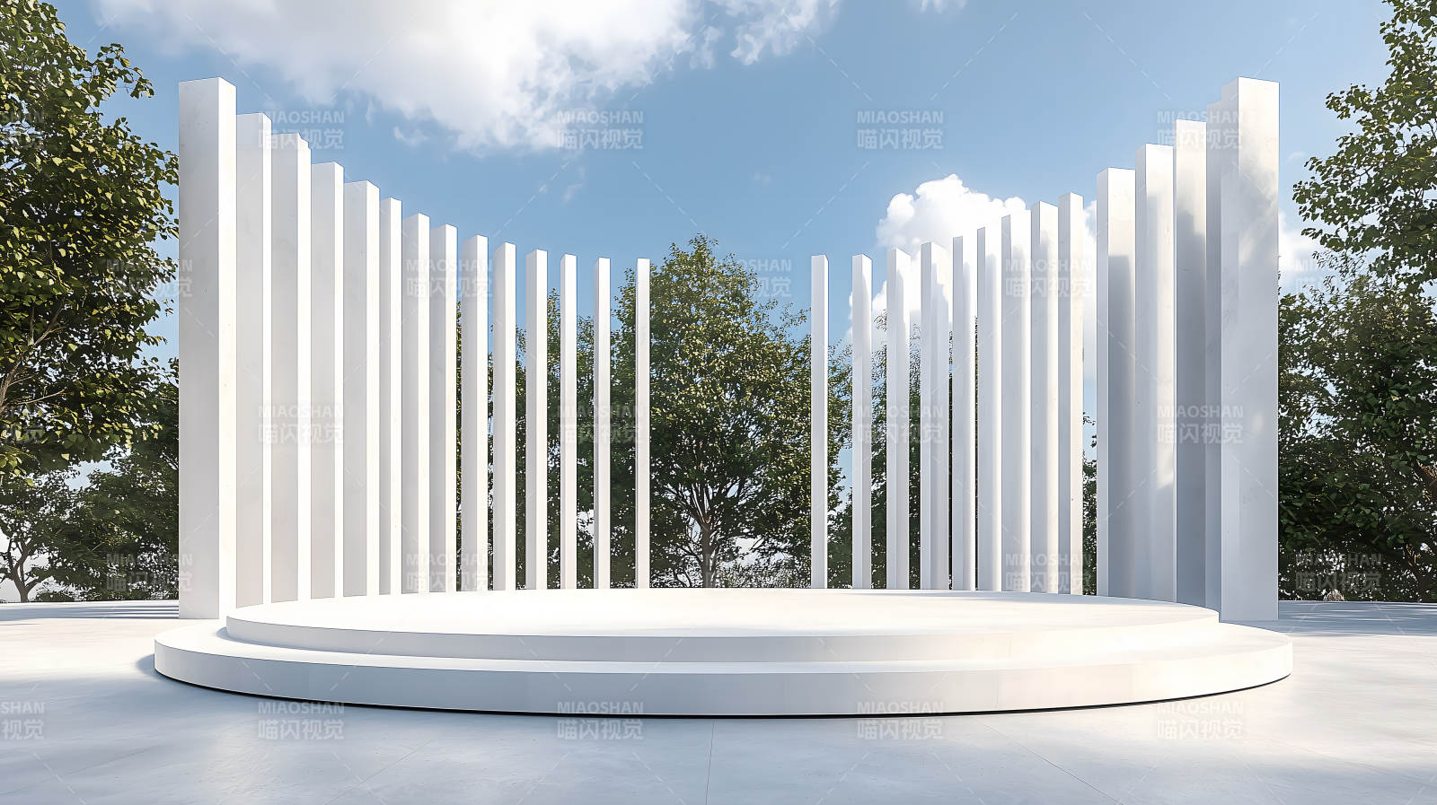 白色竖条纹空间内的圆形白色展示台图片