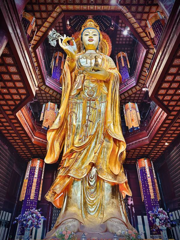 金身观音立像图片