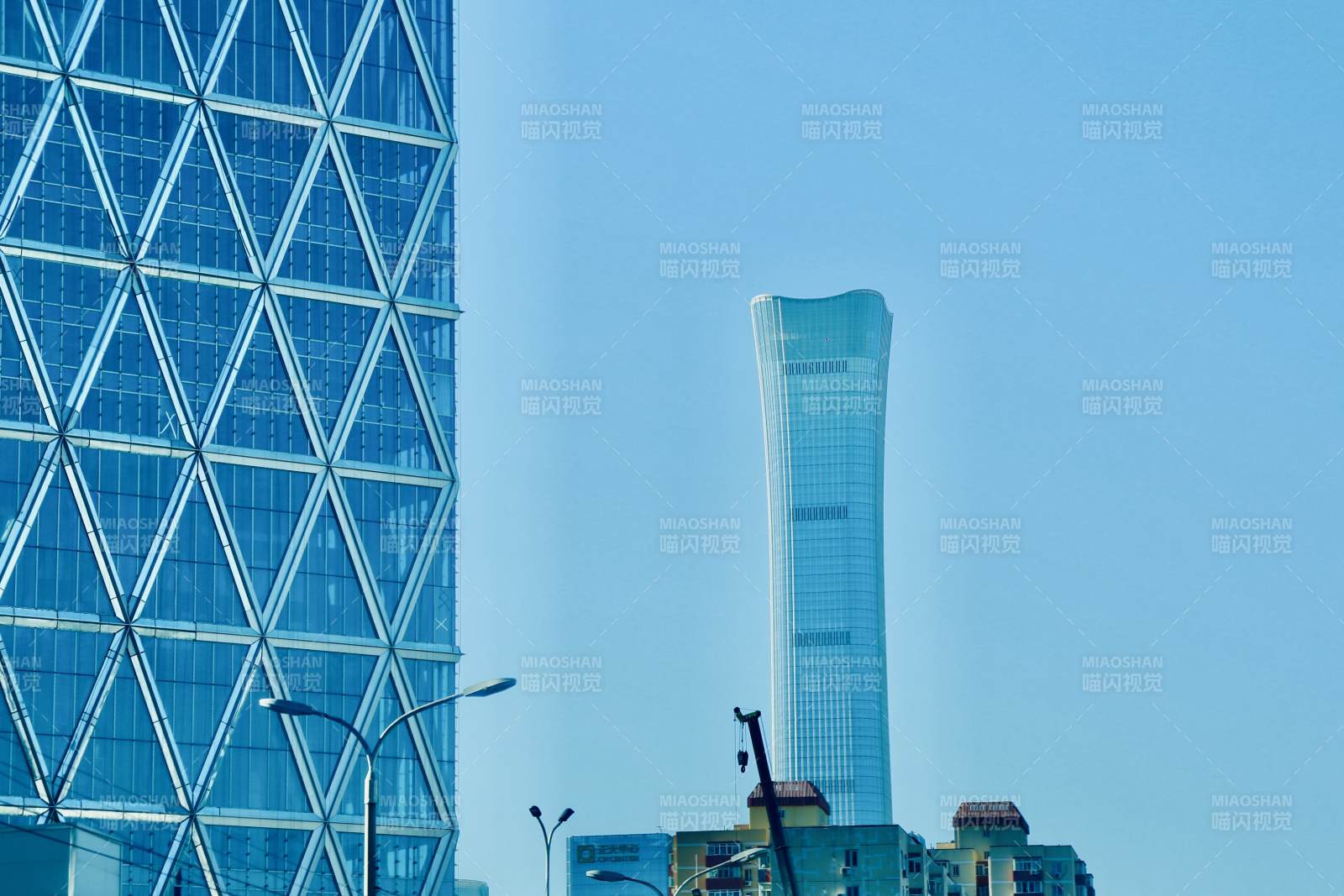 现代都市天际线中国尊图片