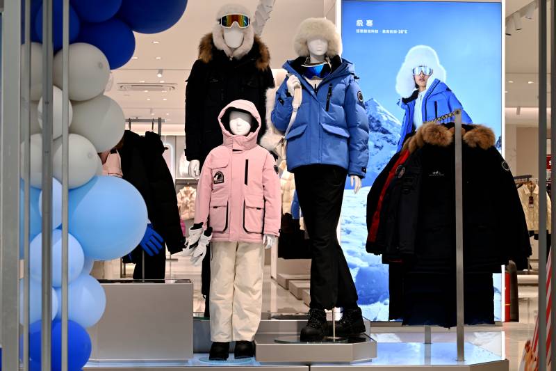 冬季时尚羽绒服展示图片