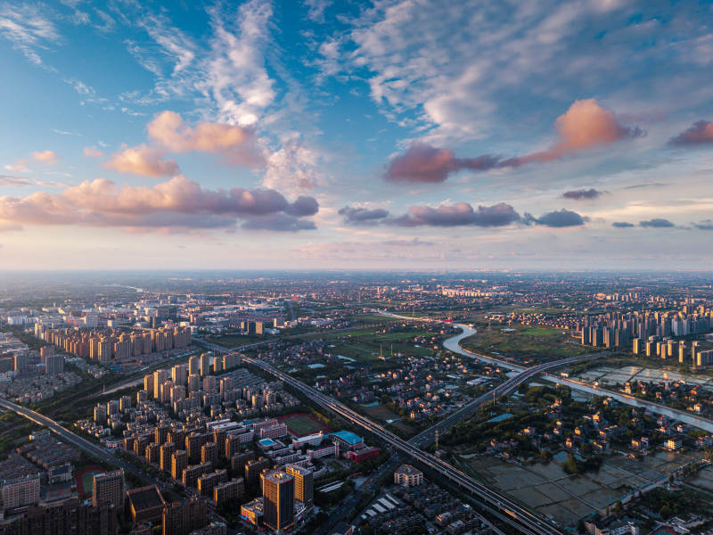 城市黄昏美景图片