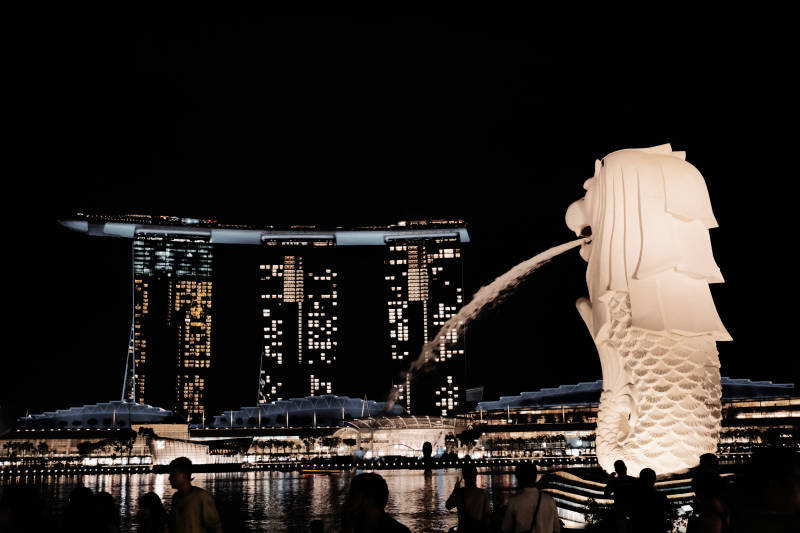 狮城夜景璀璨图片