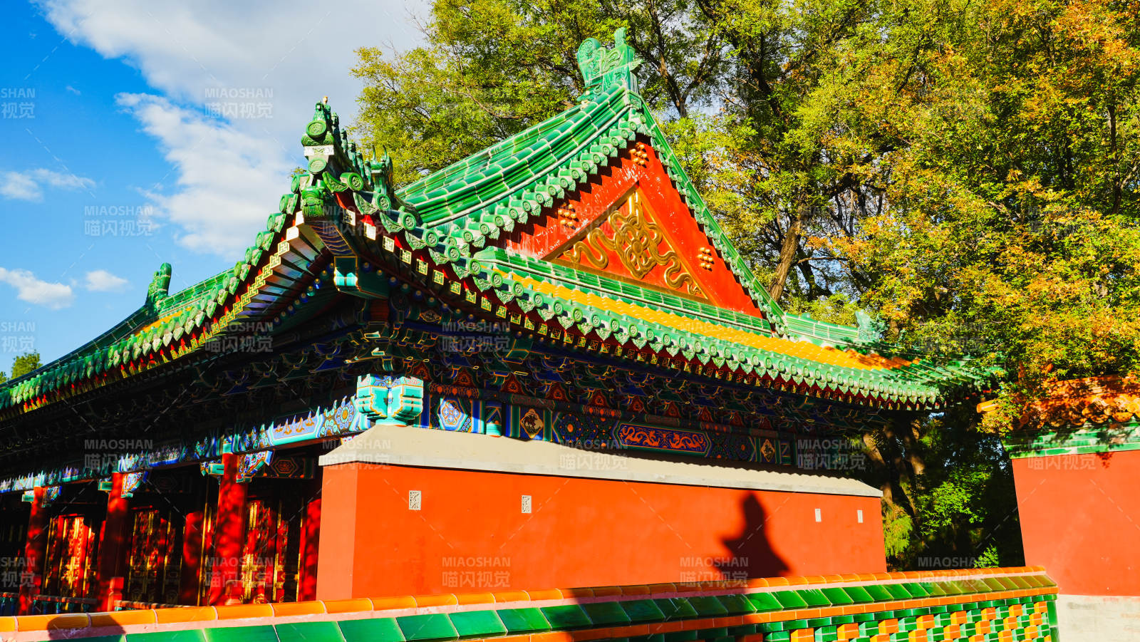 颐和园古建筑秋景图片