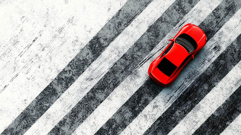 红色跑车漂移特技图片