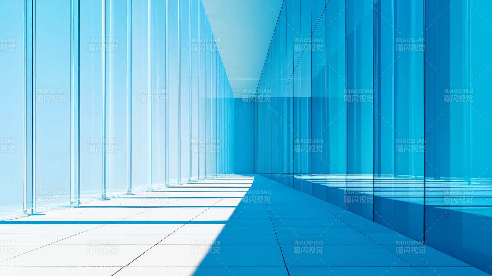 玻璃幕墙下的现代空间图片