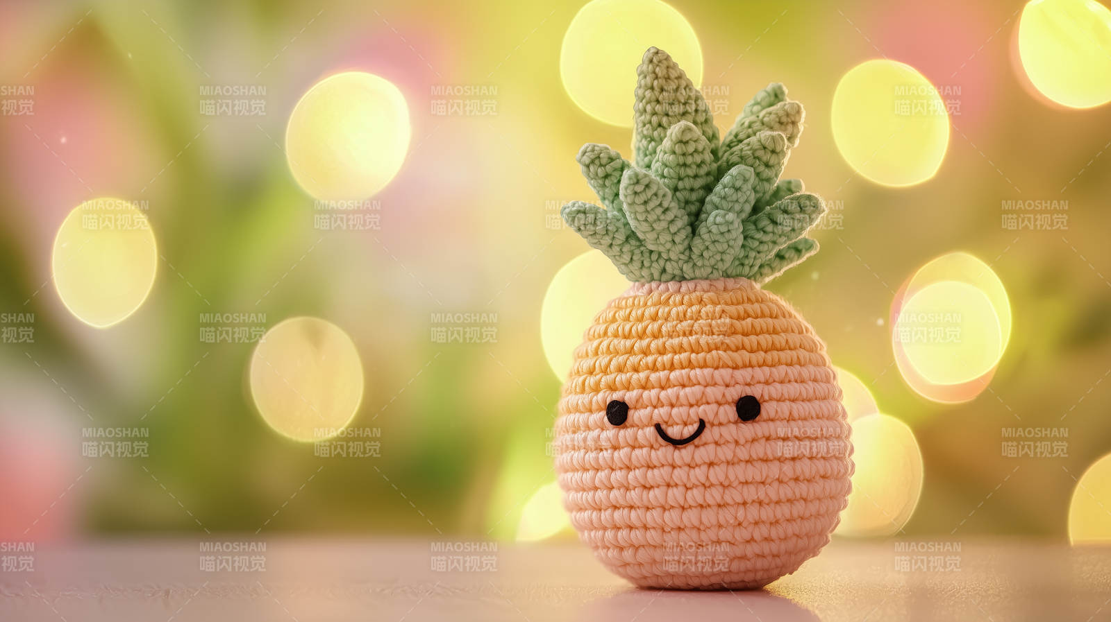 可爱菠萝毛绒玩具图片
