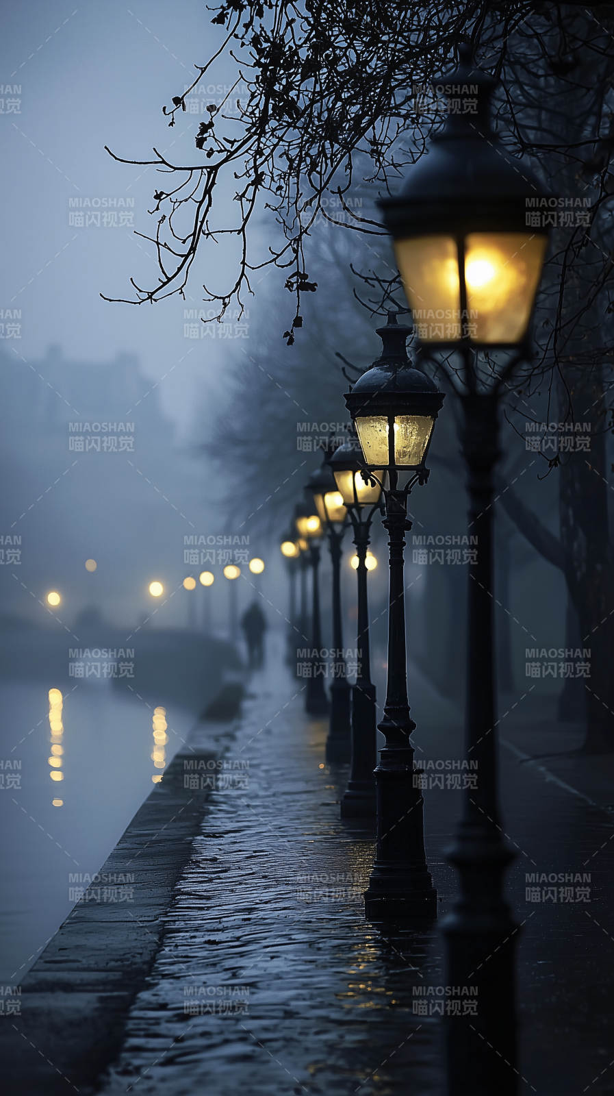 雨夜灯火阑珊图片