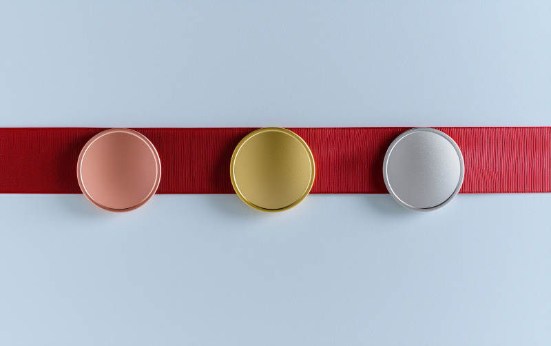 三色圆盘排列图图片