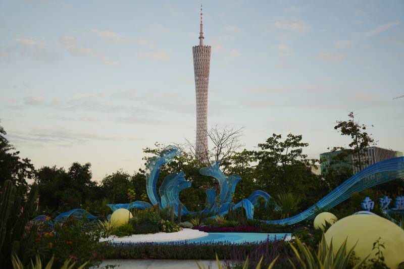 广州塔前的花海雕塑图片