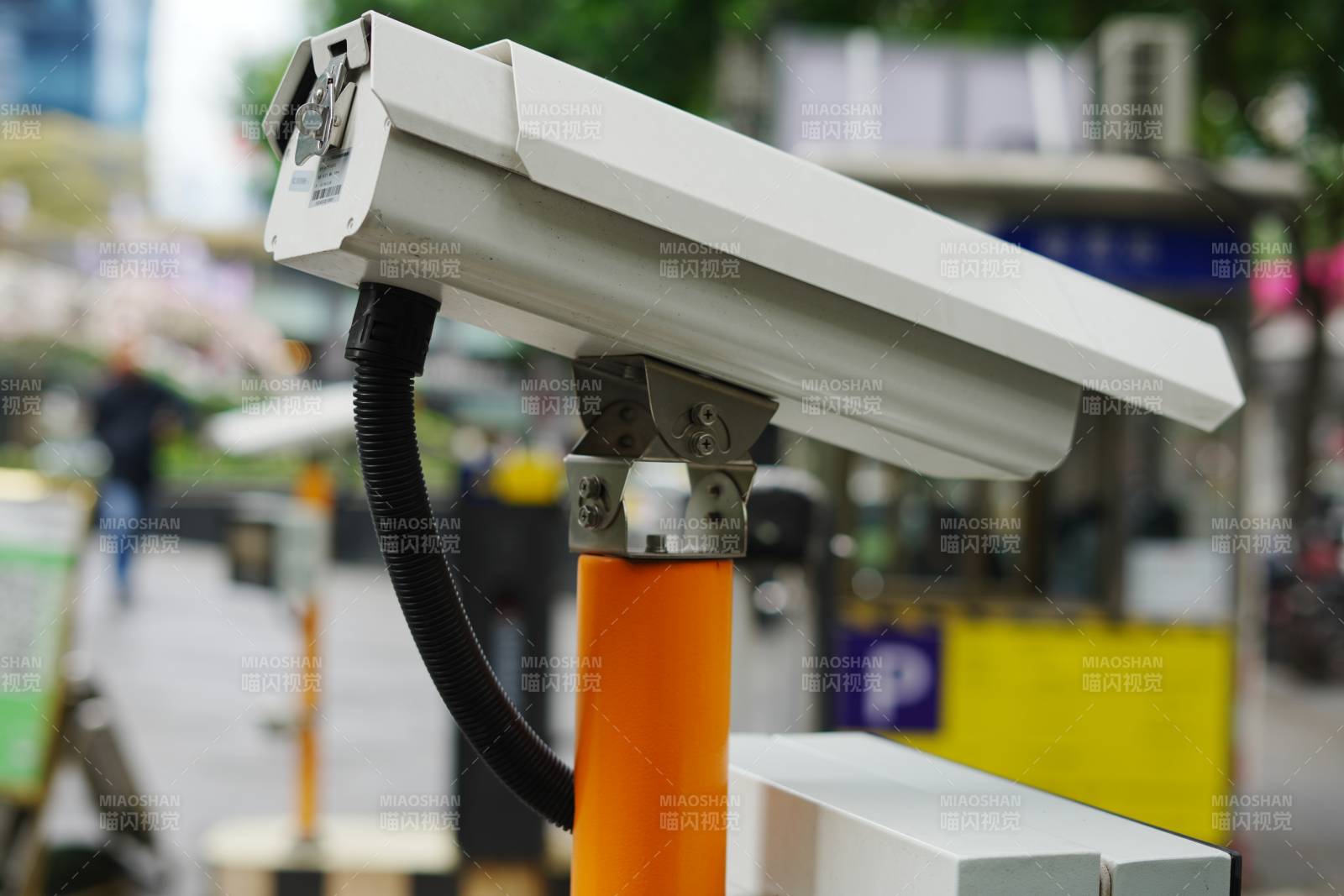 街头监控摄像头图片