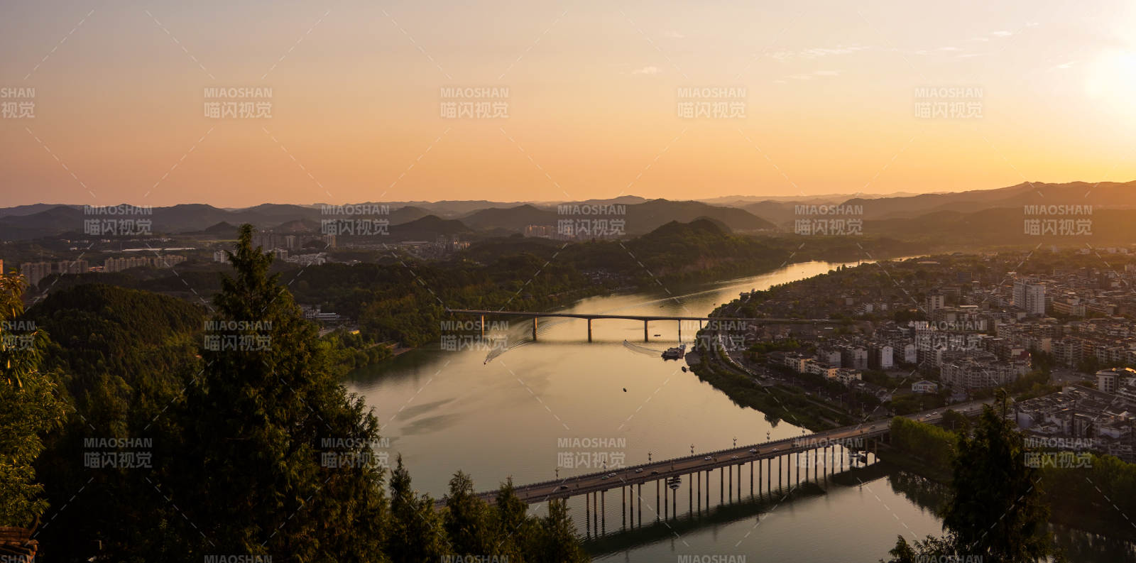 黄昏江城桥影图片