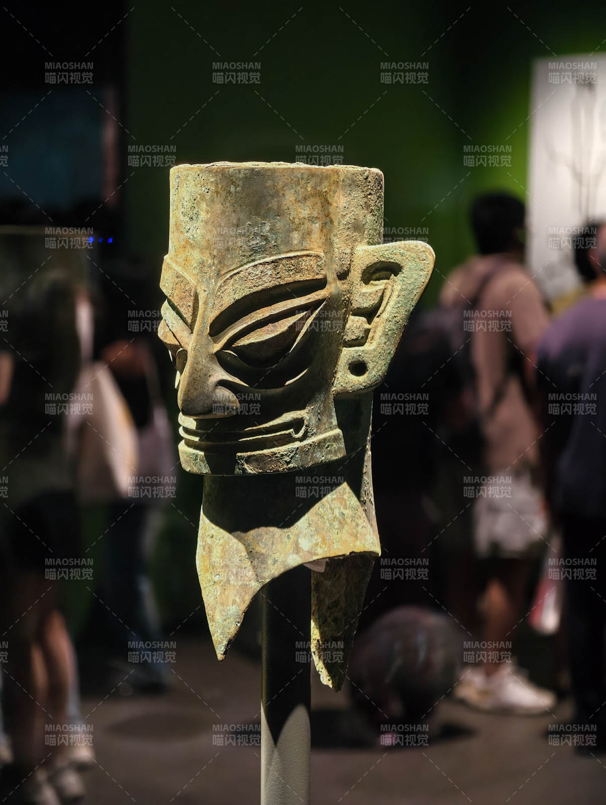 青铜面具展图片